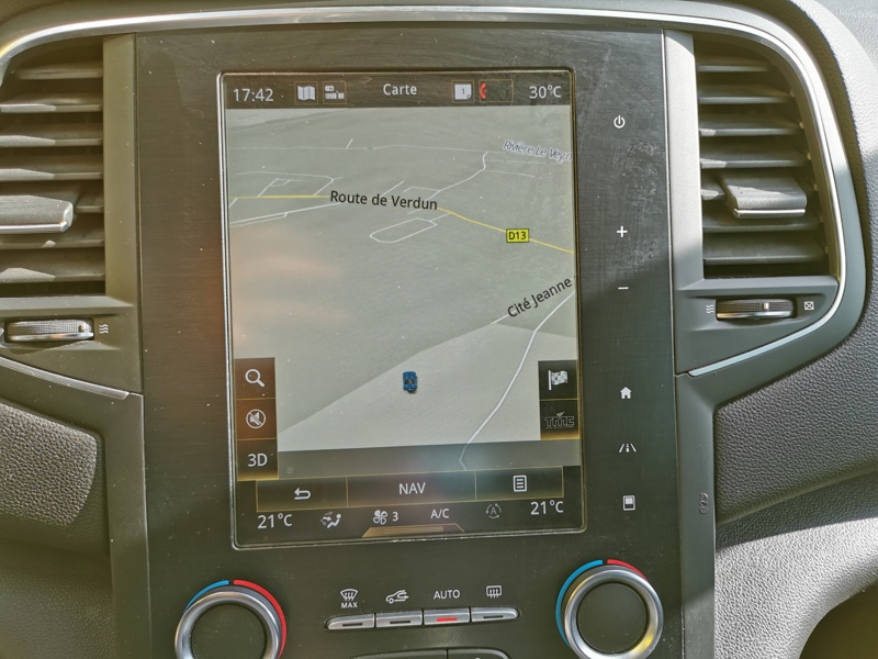 Améliorez votre conduite avec un autoradio Scenic 3 Bose et un GPS